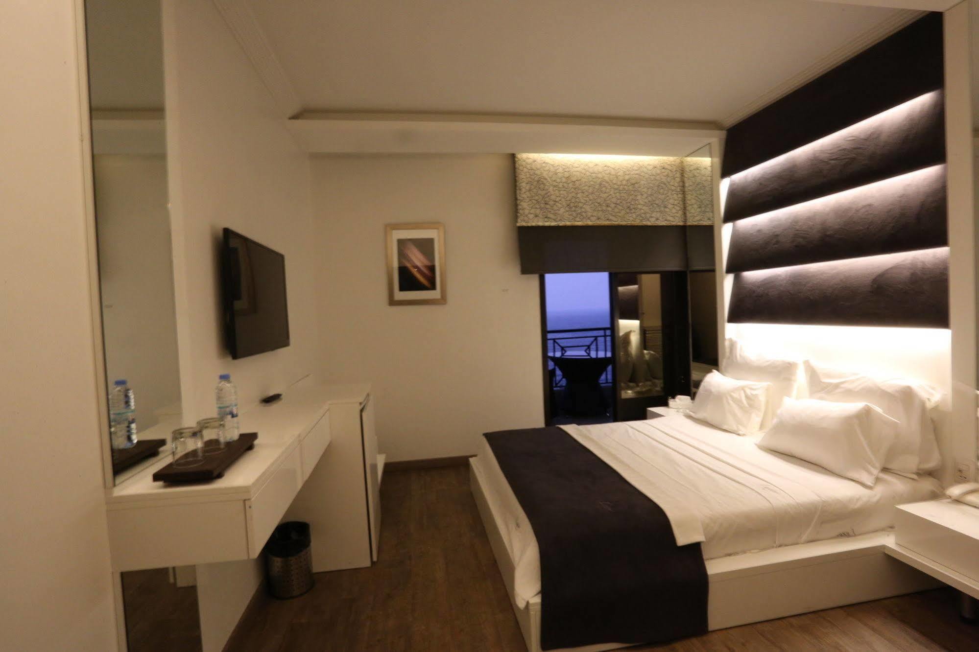 Luxor Hotel Jounieh Εξωτερικό φωτογραφία